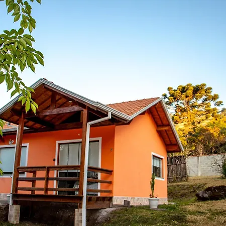 Chale Canto Do Galo 2 - Hidro Da Jacuzzi, Lareira Ecologica, Cozinha Completa, Wi-Fi 80Mbps, Proximo A Comercio Local E Relaxando Ao Som Do Riacho Goncalves Exterior photo