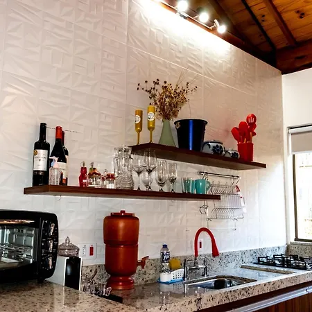 Chale Canto Do Galo 2 - Hidro Da Jacuzzi, Lareira Ecologica, Cozinha Completa, Wi-Fi 80Mbps, Proximo A Comercio Local E Relaxando Ao Som Do Riacho Goncalves Exterior photo