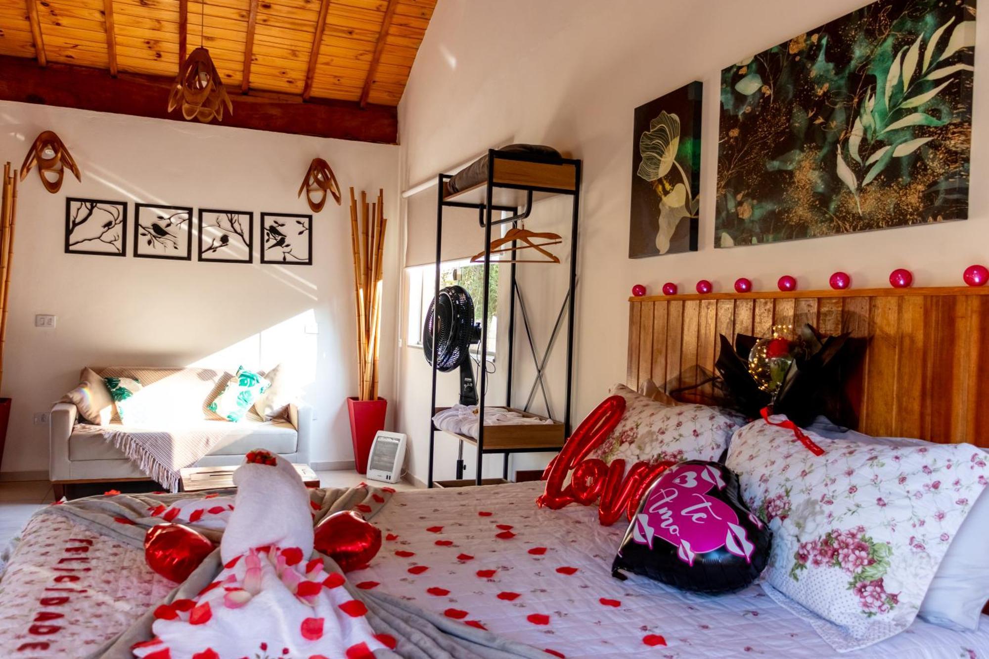 Holiday home Chale Canto Do Galo 2 - Hidro Da Jacuzzi, Lareira Ecologica, Cozinha Completa, Wi-fi 80mbps, Proximo A Comercio Local E Relaxando Ao Som Do Riacho Goncalves