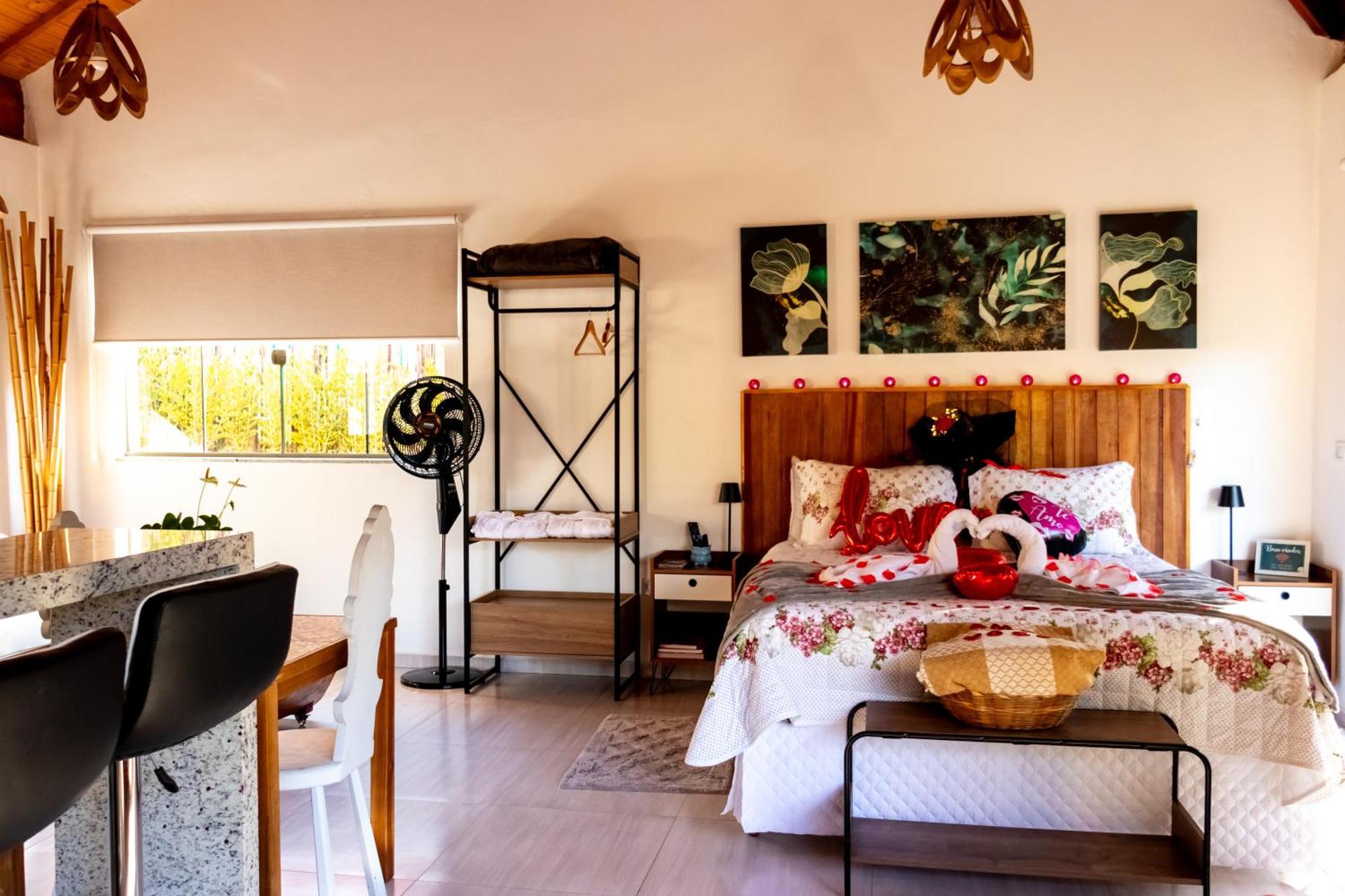 Holiday home Chale Canto Do Galo 2 - Hidro Da Jacuzzi, Lareira Ecologica, Cozinha Completa, Wi-fi 80mbps, Proximo A Comercio Local E Relaxando Ao Som Do Riacho Goncalves