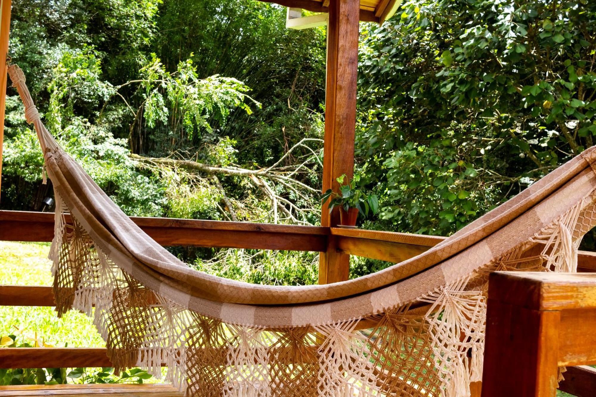 Chale Canto Do Galo 2 - Hidro Da Jacuzzi, Lareira Ecologica, Cozinha Completa, Wi-fi 80mbps, Proximo A Comercio Local E Relaxando Ao Som Do Riacho Goncalves