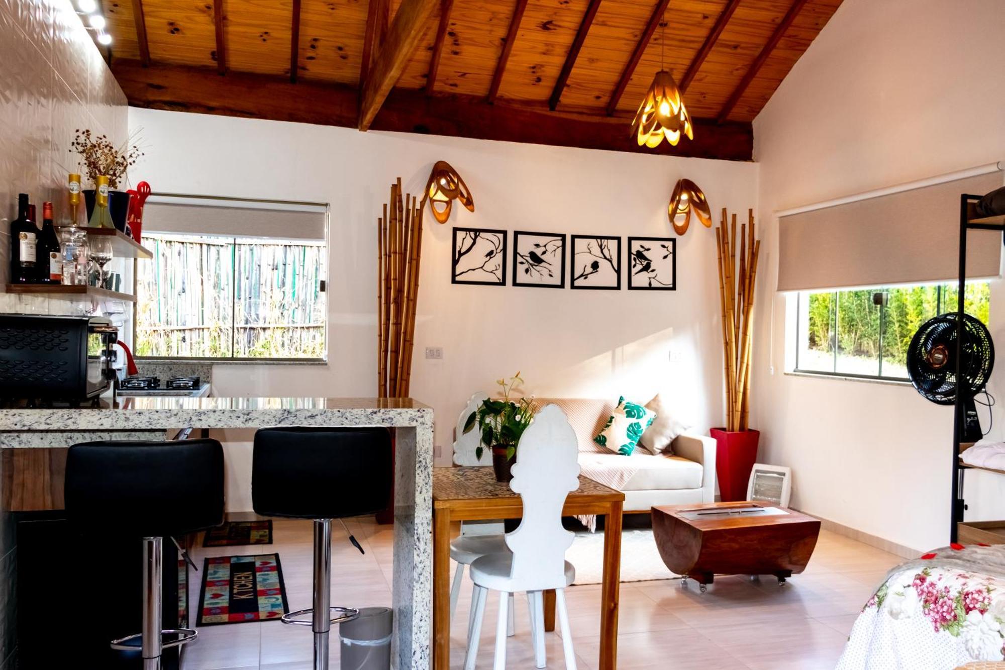 Holiday home Chale Canto Do Galo 2 - Hidro Da Jacuzzi, Lareira Ecologica, Cozinha Completa, Wi-fi 80mbps, Proximo A Comercio Local E Relaxando Ao Som Do Riacho Goncalves
